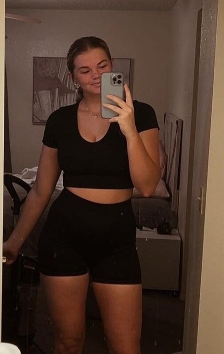 Sara K onlyfans nudes leak