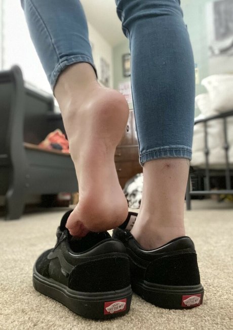 Kiki Kitsune naked onlyfans leaked