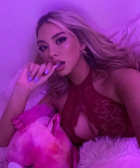 Raelynn Rosalie Harper onlyfans leams