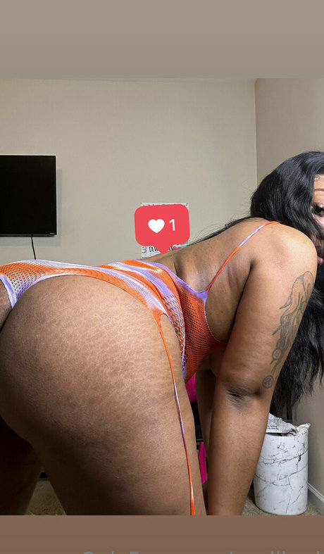 xxxlilred onlyfans naked pics