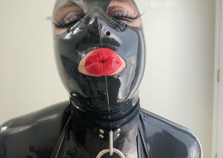 luciaandleighlatex only fans leaks