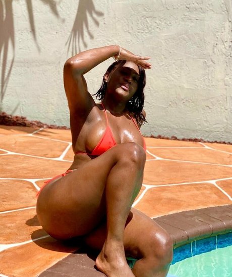 Babeth Lando onlyfans images