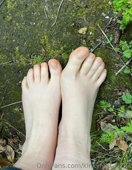 kinkyfeet 5184 onlyfans leaks.