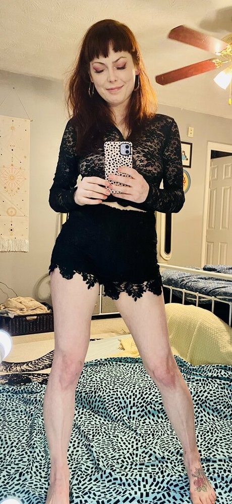 raebygirl naked on onlyfans