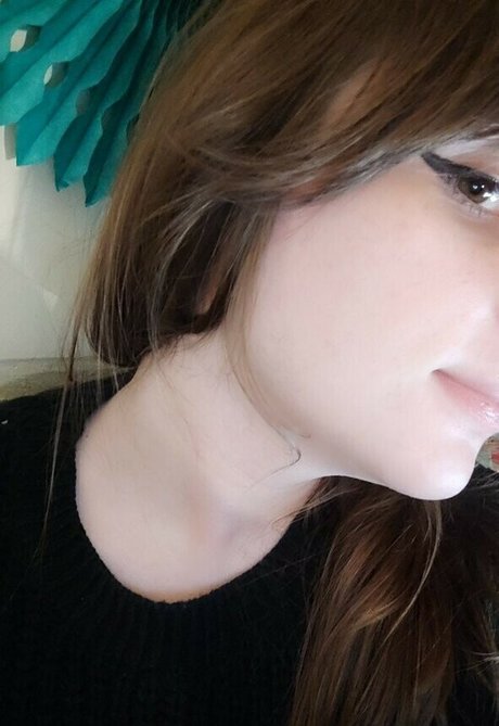 Alix Fembug onlyfans pics