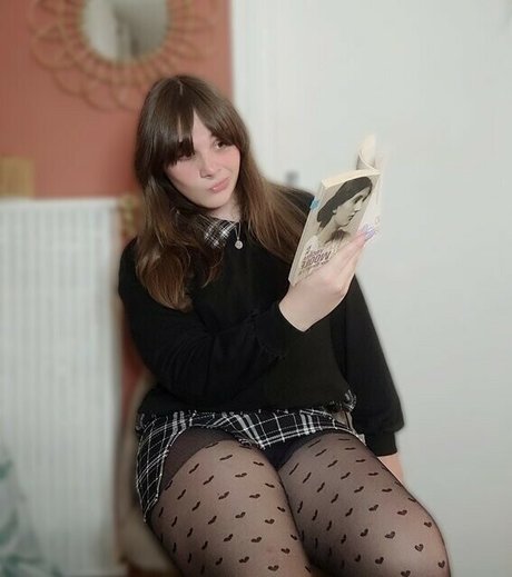 Alix Fembug onlyfans boobs