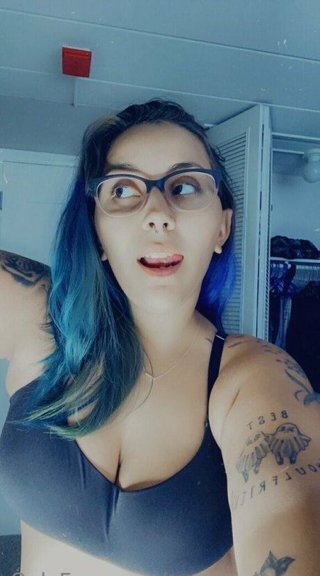 queenjuliaoxx onlyfans leak