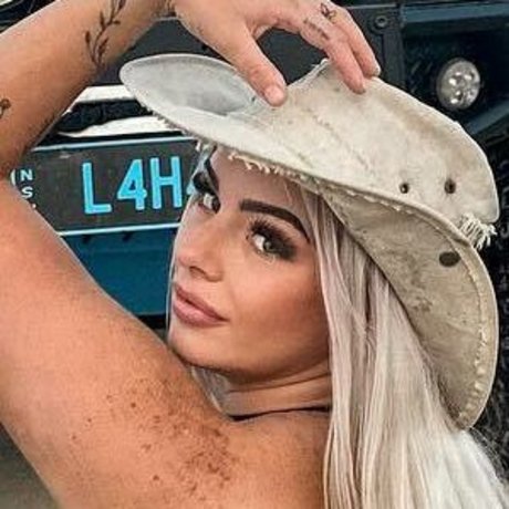 XO Peaches onlyfans post