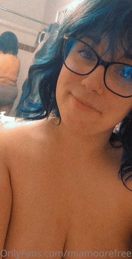 miamoorefreepage nude onlyfans