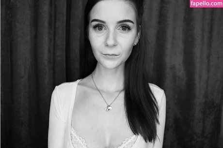 LittleBee nude onlyfans pics