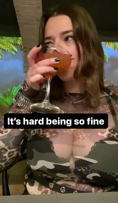 Indi Rossi strip onlyfans