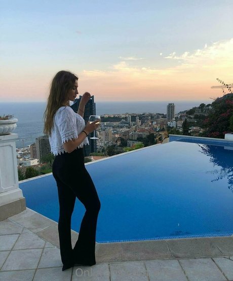 angelinajordyn onlyfans leaks.