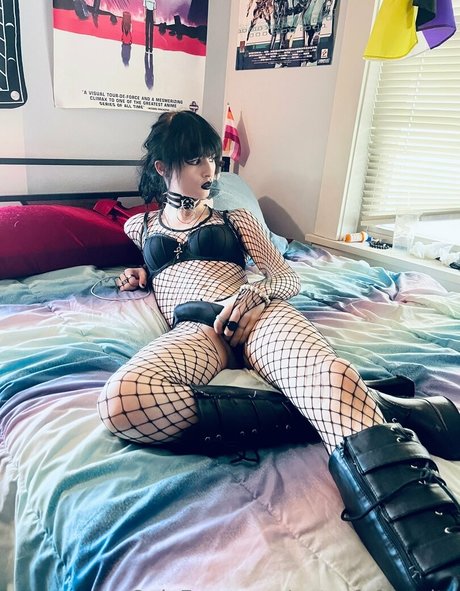 notsafeforspite nude leaked onlyfans