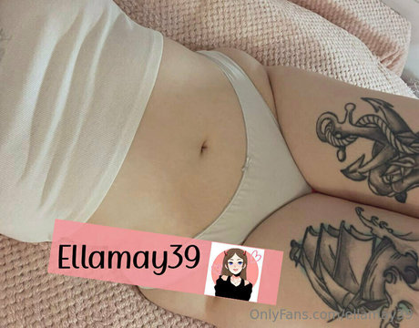 ellamay39 onlyfans strip tease