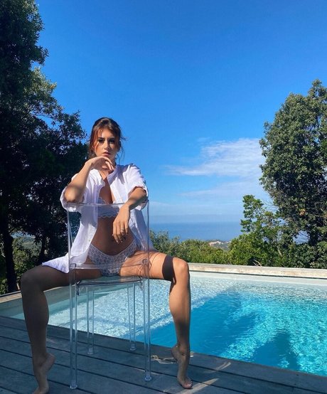 Alicelacombe off onlyfans public photos