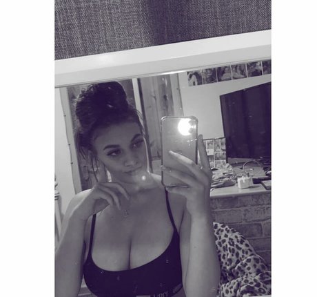 Chloe Ann Whitham onlyfans porn leak