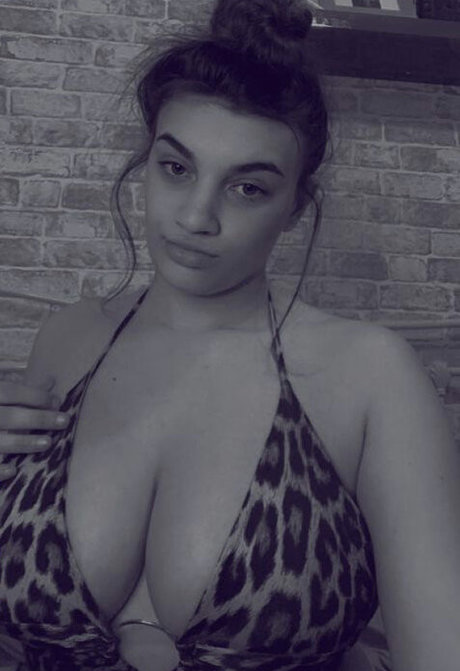 Chloe Ann Whitham new onlyfans leaks