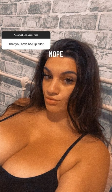 Chloe Ann Whitham leaked onlyfans pictures