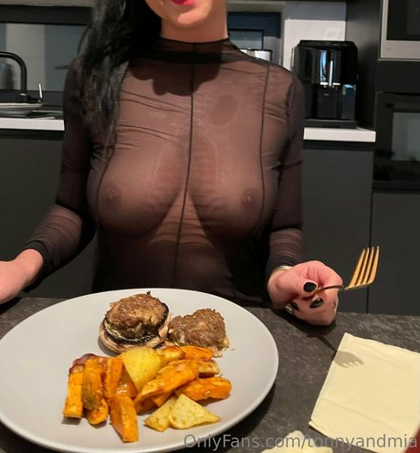 tonnyandmia onlyfans nudes leaked