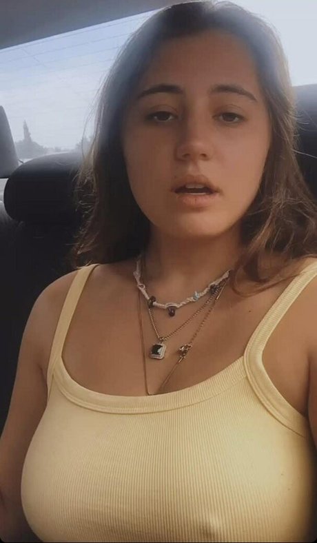 Lia Marie Johnson onlyfans public photos