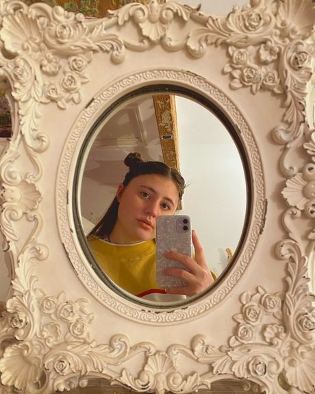 Lia Marie Johnson onlyfans star