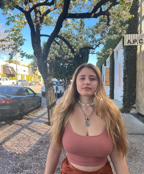 Lia Marie Johnson onlyfans leak free
