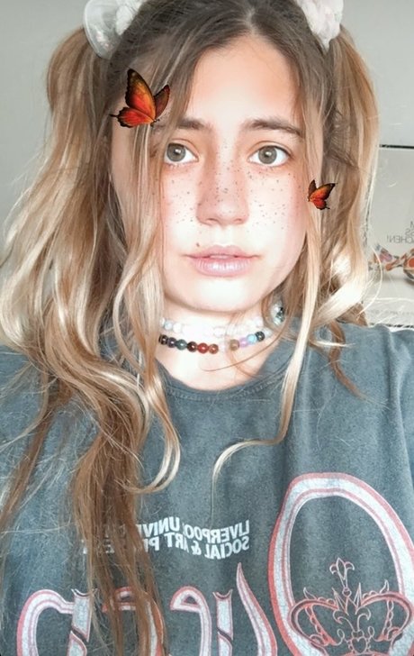 Lia Marie Johnson onlyfans post