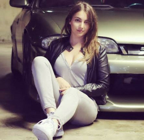 Emelia Hartford nsfw onlyfans