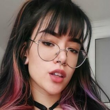 Badlovelyxx onlyfans nude leaked