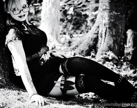 rubyskyes2 0 onlyfans photos
