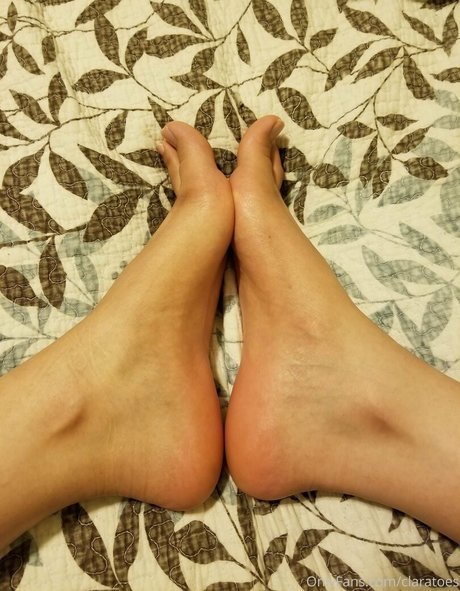 claratoes onlyfans tits