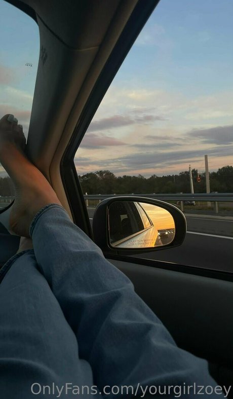 yourgirlzoey onlyfans leaked