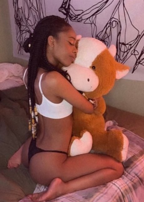 Urfavgirlfriend nude on onlyfans