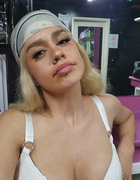 Tommi Terror onlyfans leak ass