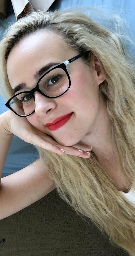 sandpaperscissors strip onlyfans