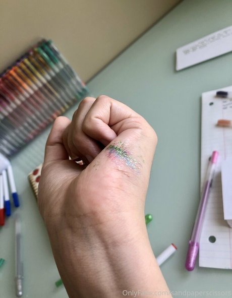 sandpaperscissors nude on onlyfans