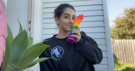 bella babe95free naked on onlyfans