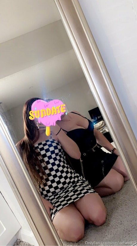 taylorherd02 naked onlyfans leak