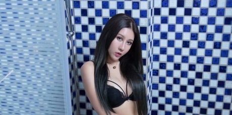 Wei Ling_ onlyfans page