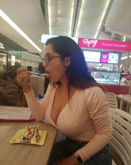 Vivi Becerra onlyfans nudes leaked