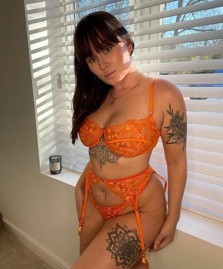 Beth Halsey onlyfans nude photos