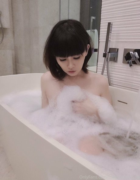 itsbellaadrianna onlyfans archive