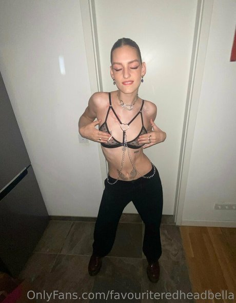 favouriteredheadbella onlyfans de