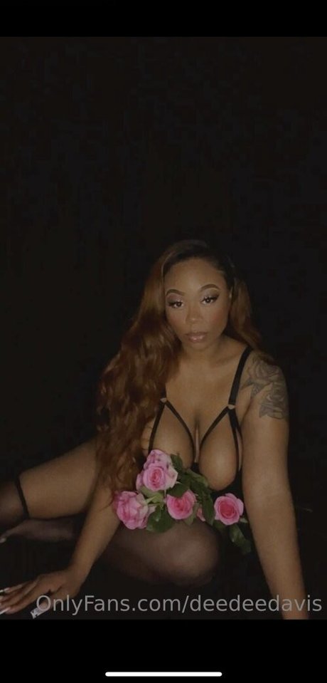 Dee Dee Davis topless onlyfans