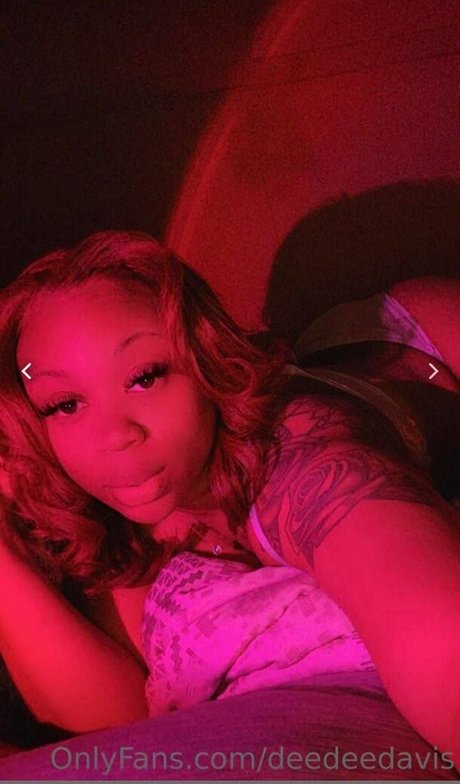 Dee Dee Davis onlyfans desnuda