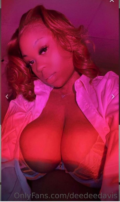 Dee Dee Davis topless onlyfans