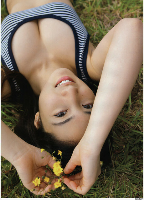 Saaya Irie topless onlyfans