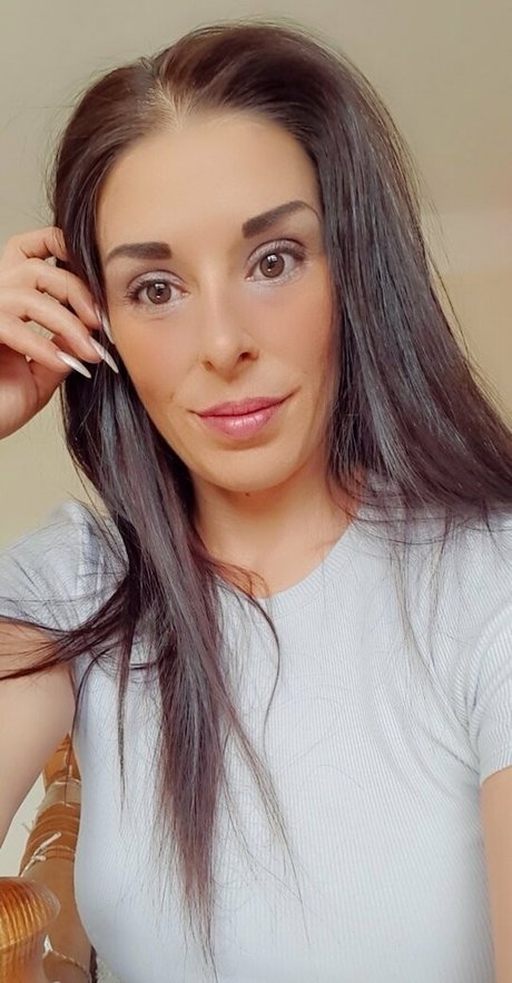 naughtyrebecca1 onlyfans pic