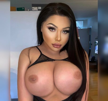 siliconebarbie onlyfans nude