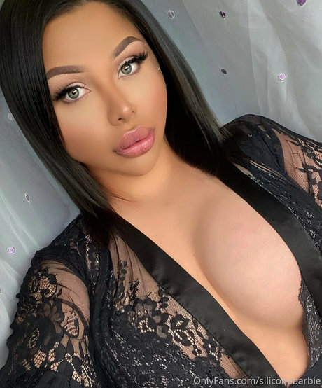 siliconebarbie onlyfans leaked.